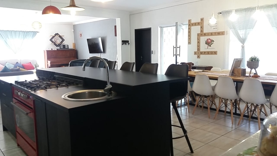 4 Bedroom Property for Sale in Bluewater Bay Eastern Cape